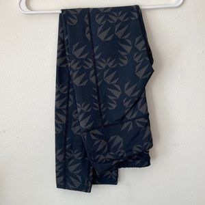 Oiselle Leggings Geo Print Zip Pocket